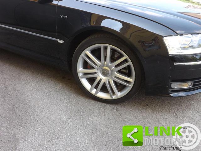 AUDI S8 5.2 V10 quattro tiptronic