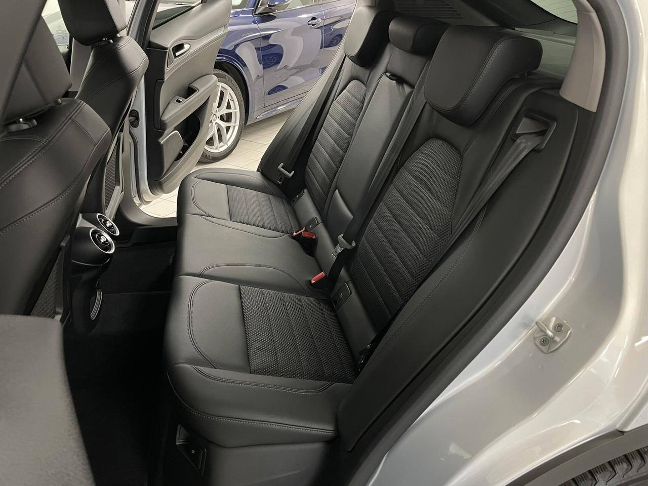 Alfa Romeo Stelvio 2.2 TD 190 CV EXECUTIVE 19" PELLE PINZE GIALLE RETROCAMERA