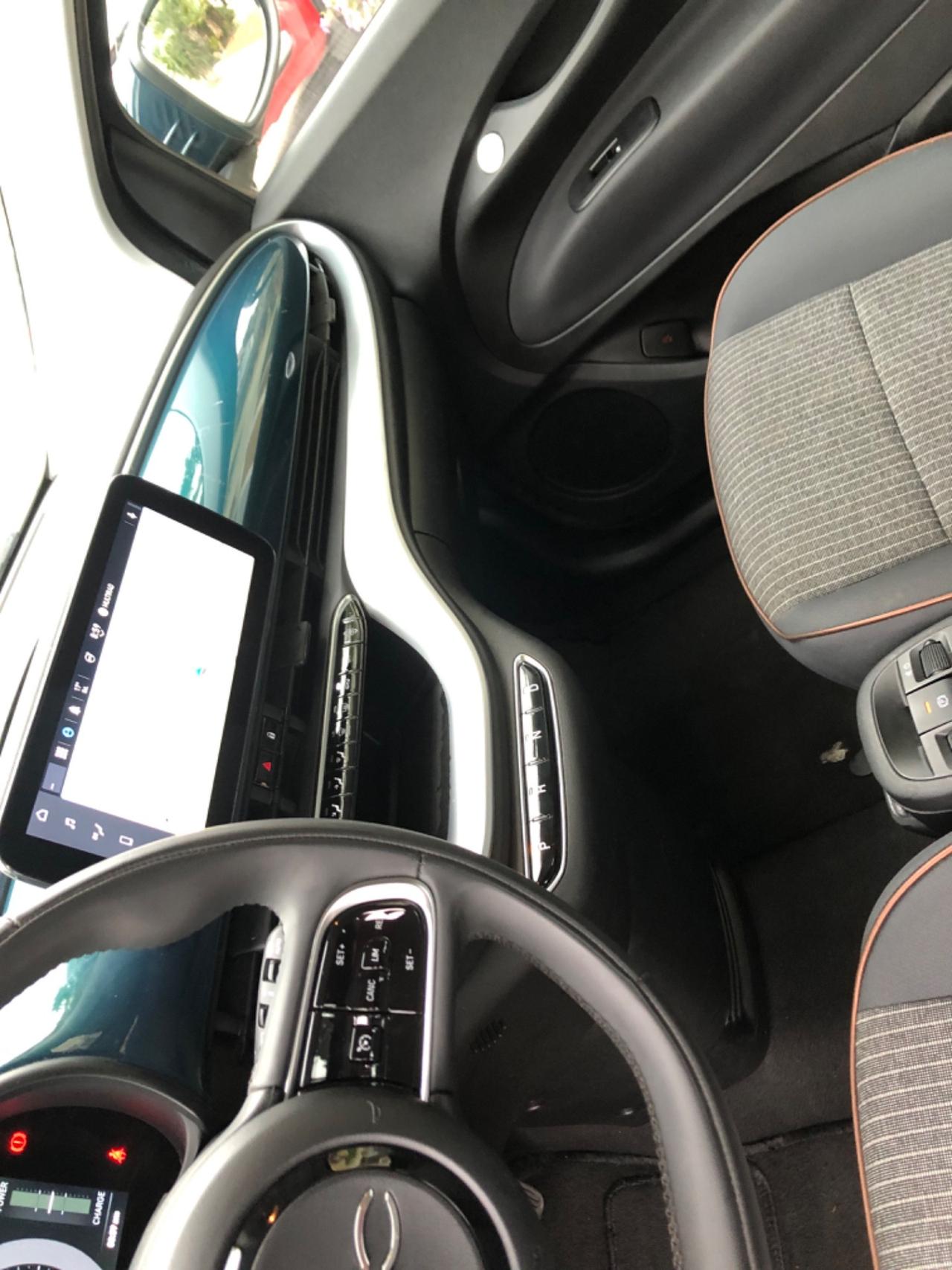 Fiat 500 500e Berlina 42 kWh Opening Edition Business