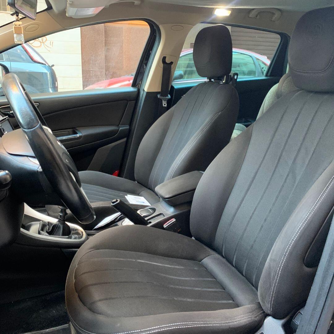 Lancia Delta 1.6 MJT DPF 105 CV Gold