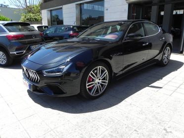 Maserati Ghibli V6 430 CV Q4 Gransport