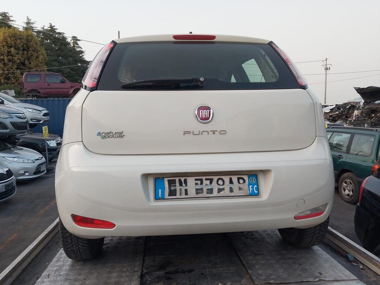 Fiat Punto Evo 1.4 metano incidentata