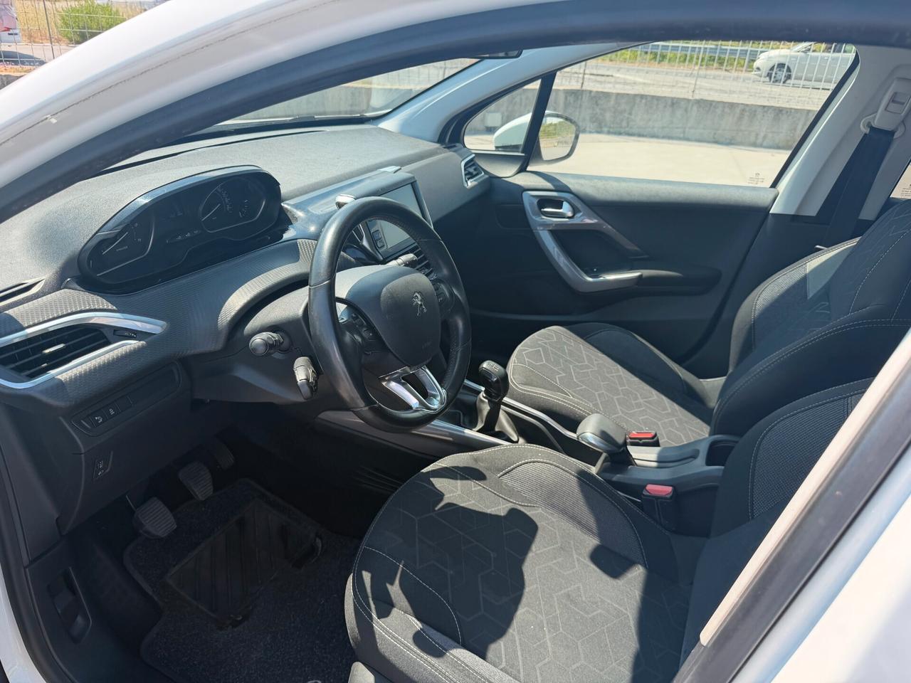 Peugeot 2008 BlueHDi 100 Allure