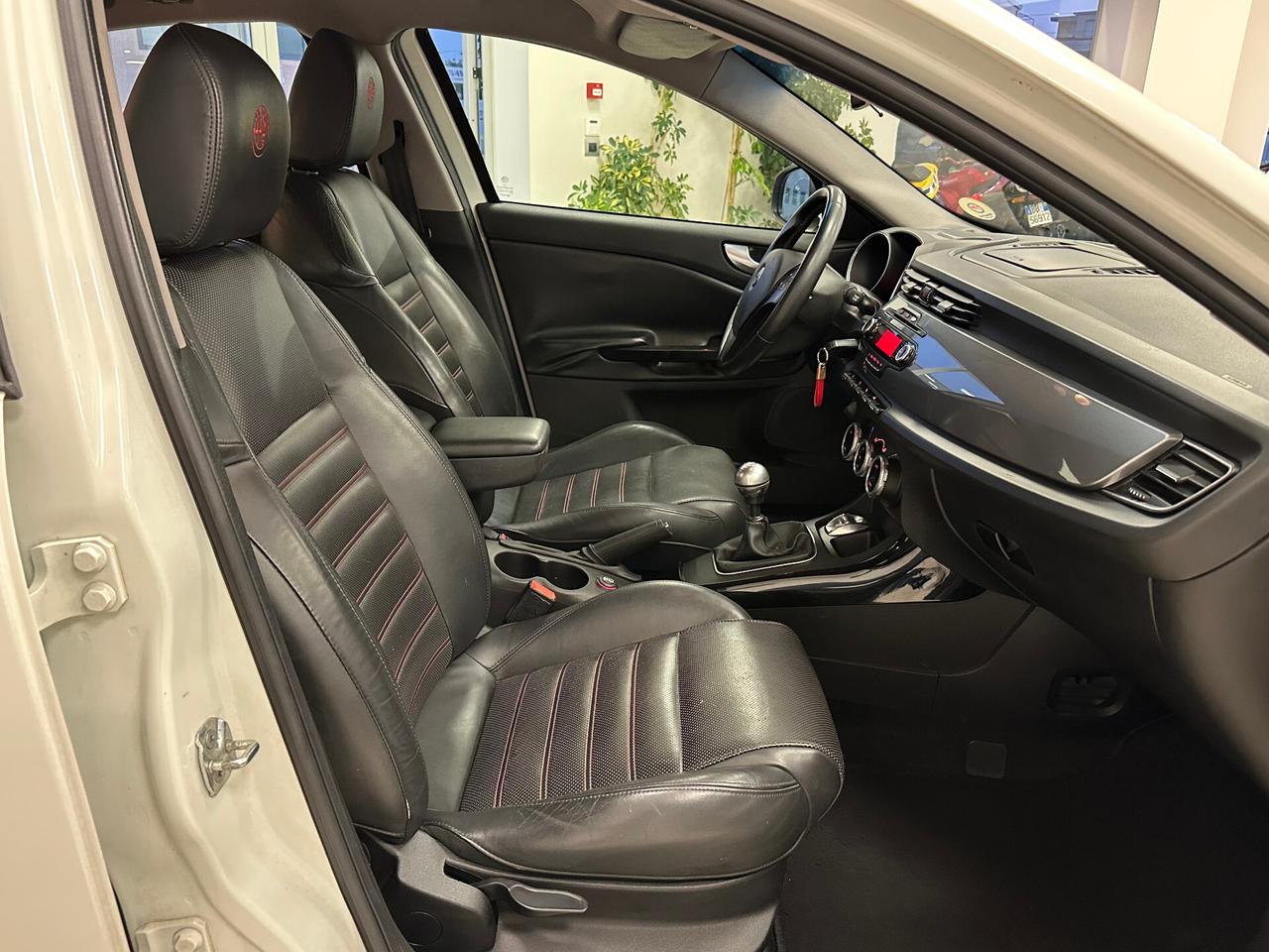 Alfa Romeo Giulietta 1.6 JTDm-2 105 CV Distinctive - 2012