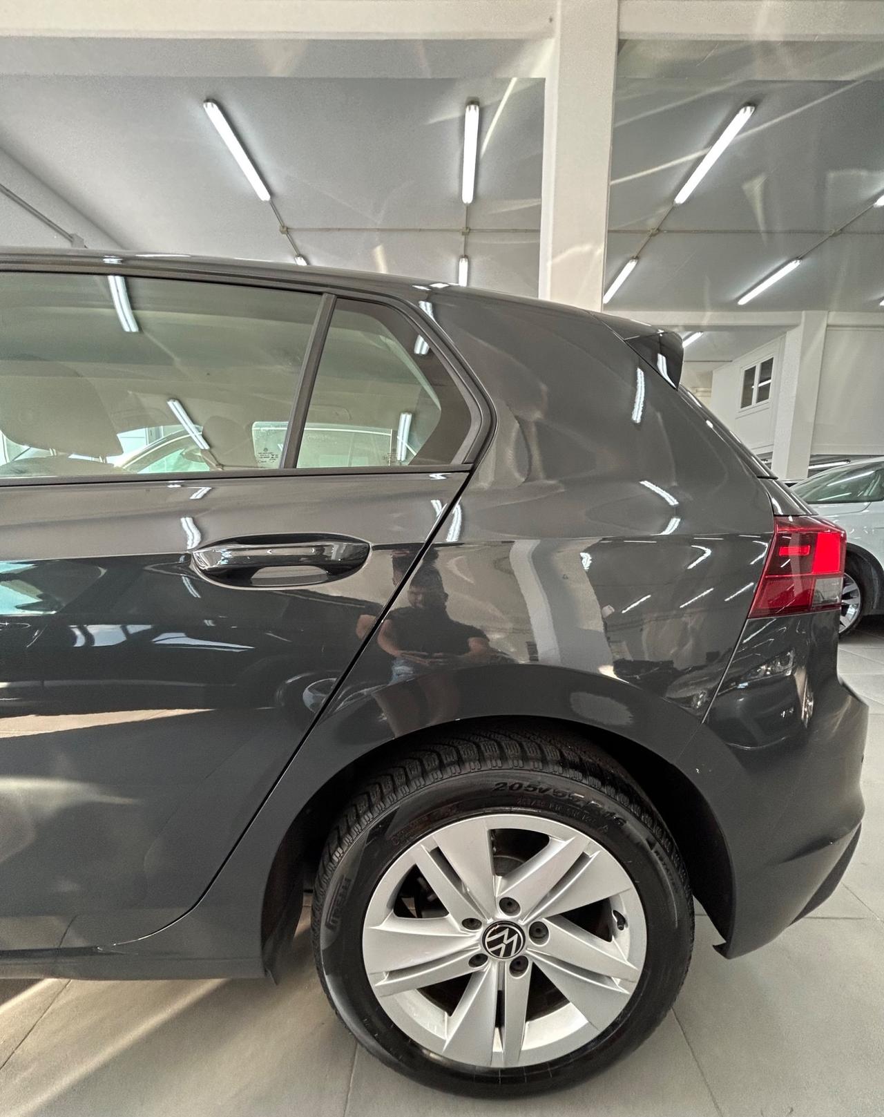 VW Golf 8 2.0 TDI 115 CV SCR Life FINANZIABILE