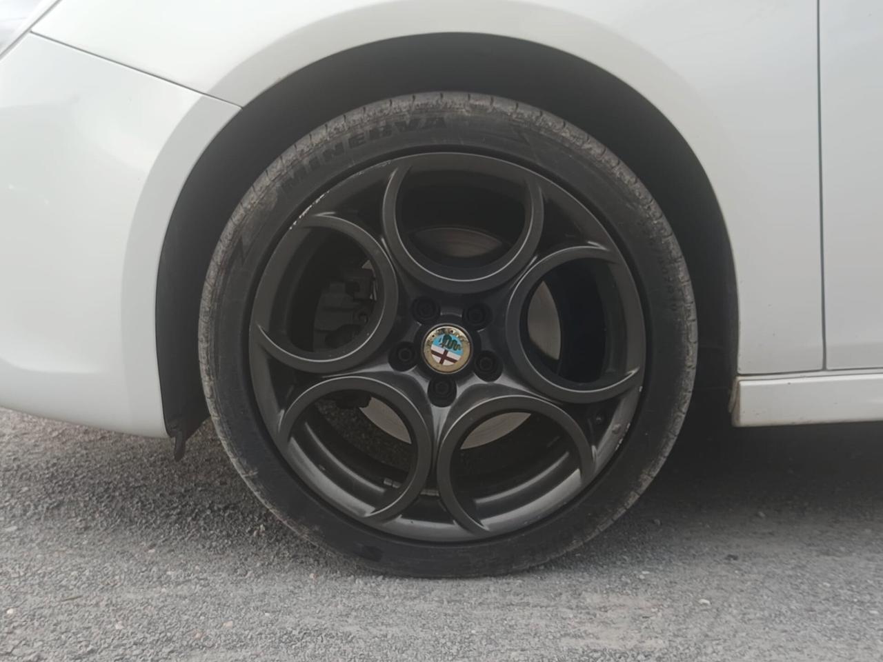 Alfa Romeo Giulietta 2015 - 2.0 JTDm-2 Sprint Lb automobili