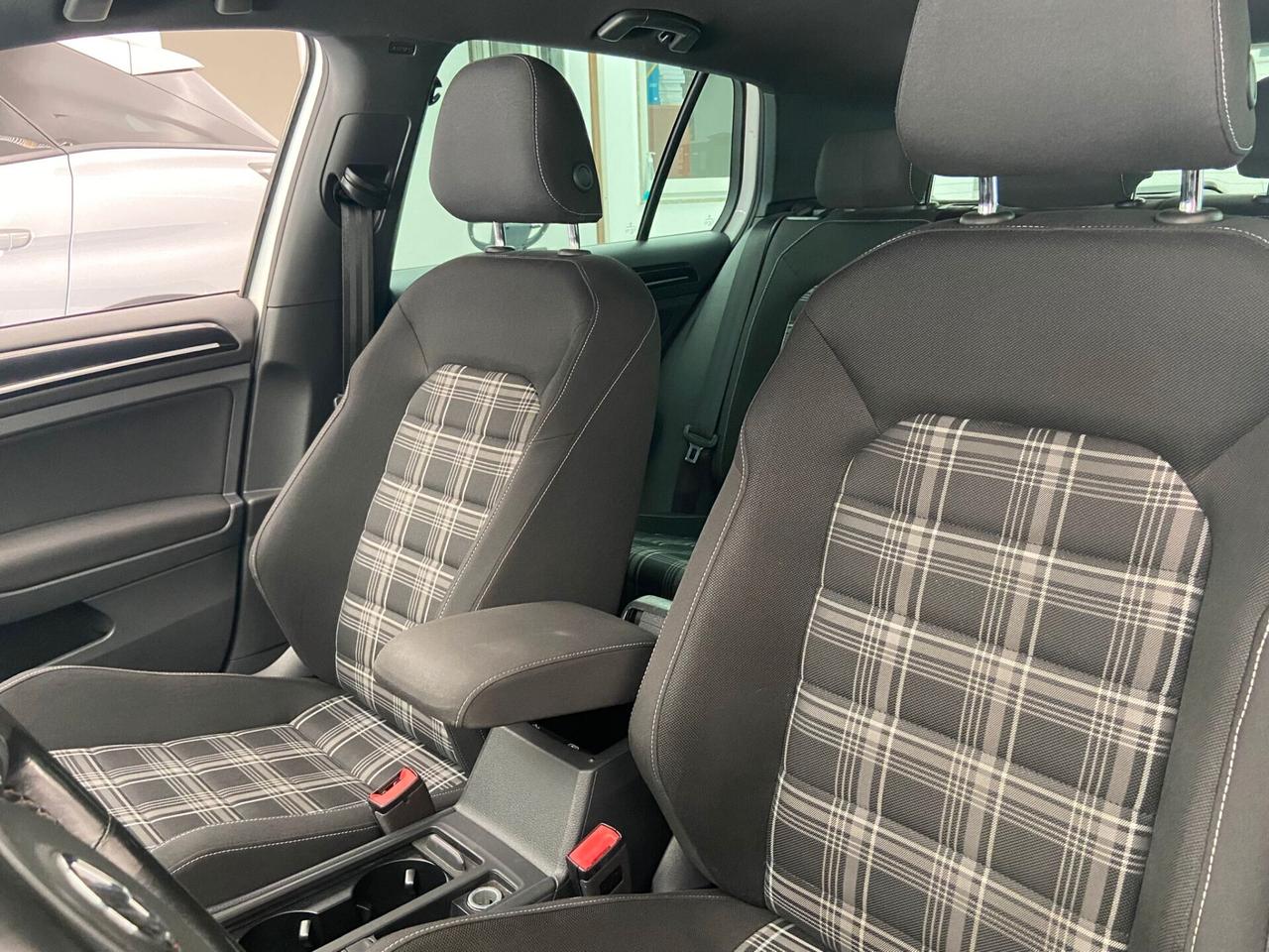 Volkswagen Golf 7 GTD 2.0 TDI 184CV