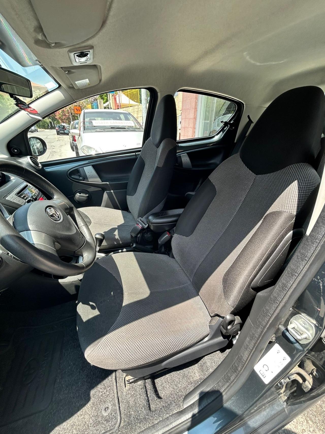 Toyota Aygo 1.0 12V VVT-i 5 porte Lounge Connect