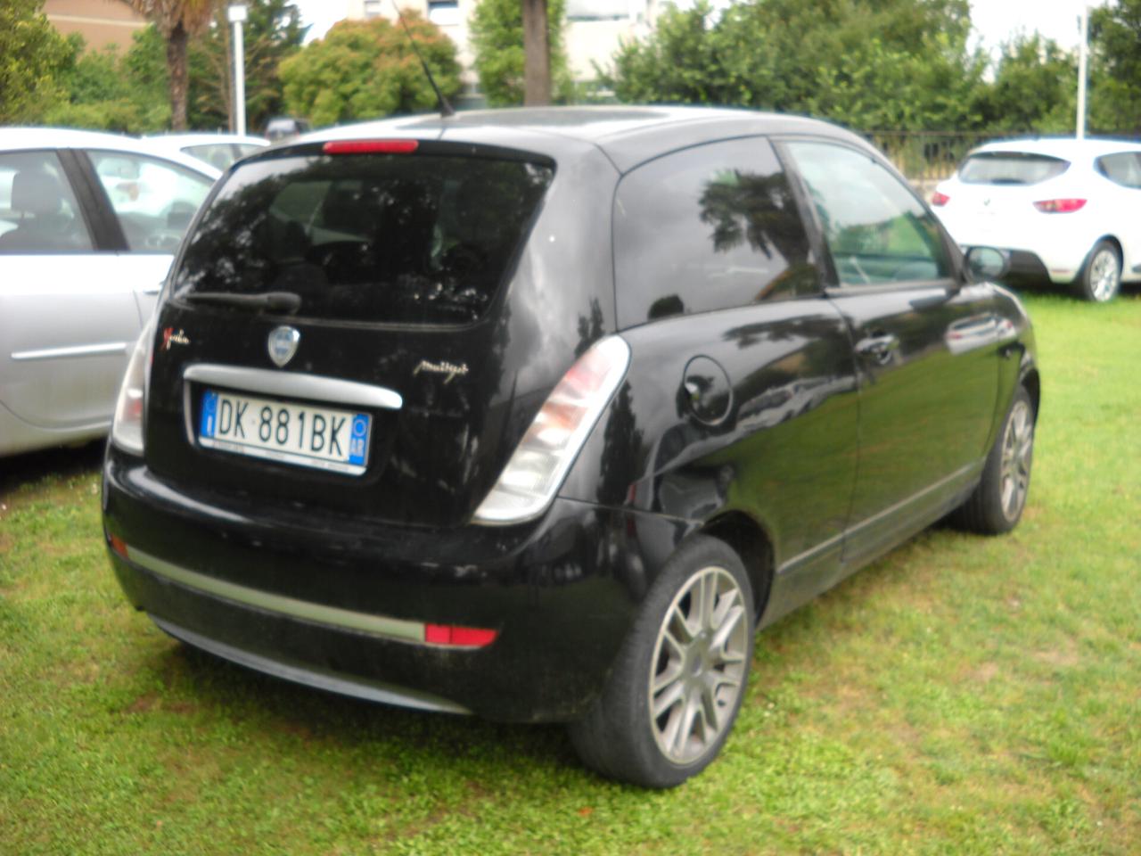 Lancia Ypsilon 1.3 MJT 105 CV Sport MomoDesign