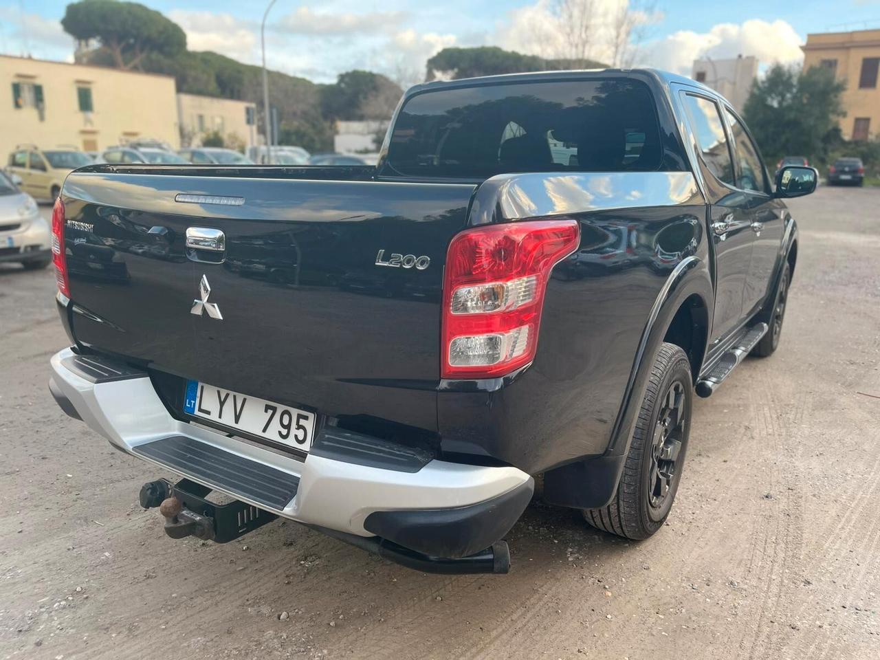 Mitsubishi L200 2.4 DI-D/181CV Double Cab Intense Hp Mivec