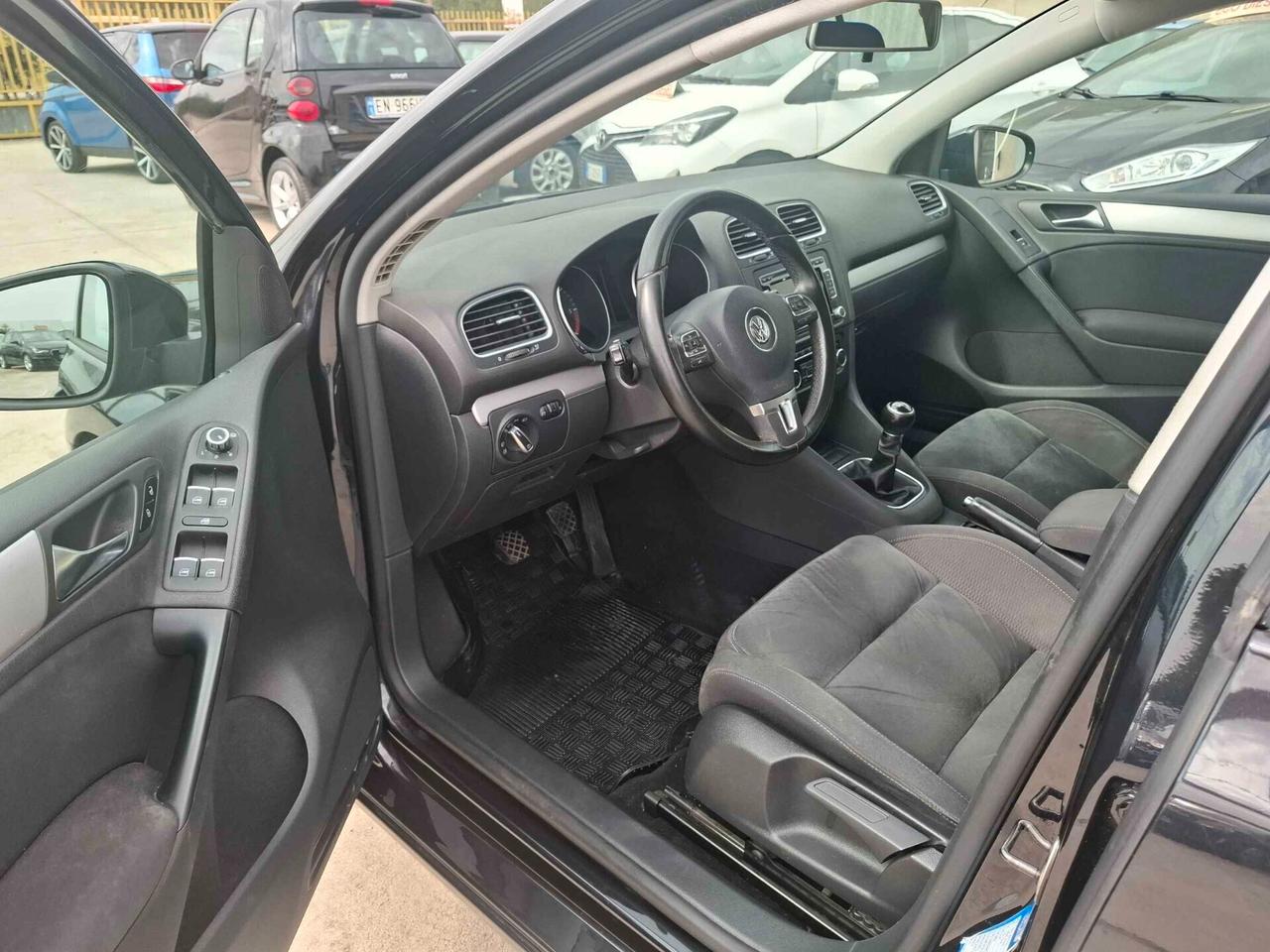 VOLKSWAGEN GOLF 6 1.6 TDI HIGHLINE - 2011
