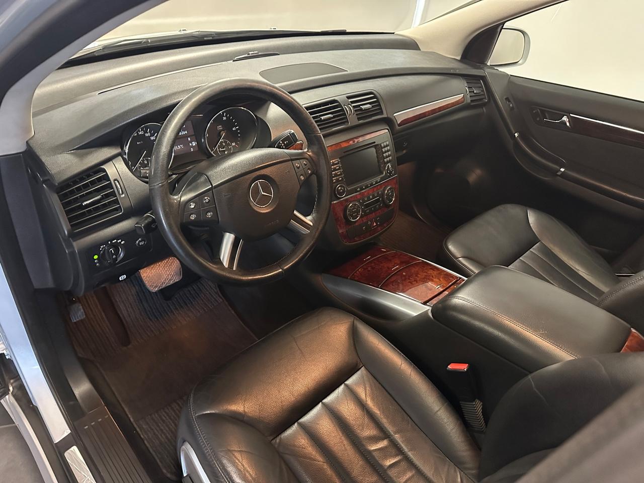 MERCEDES-BENZ R 320CDI 224CV 4 MATIC 6 POSTI