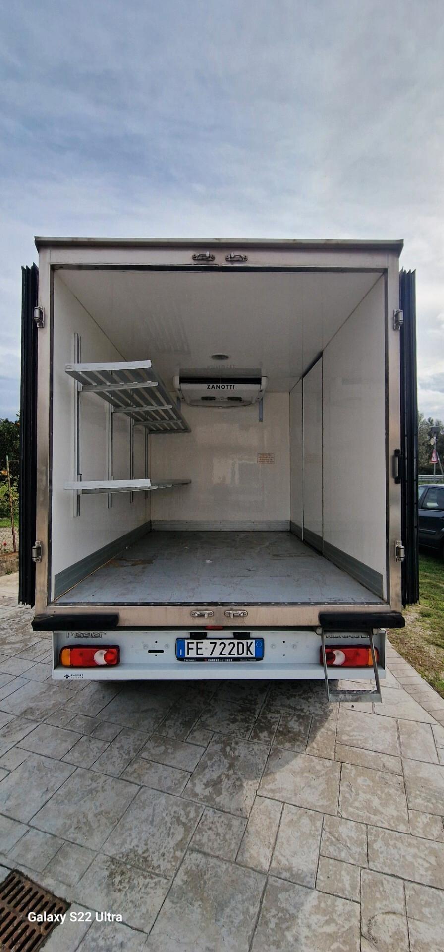 Renault Master T35 2.3 dCi/130 ISOTERMICO