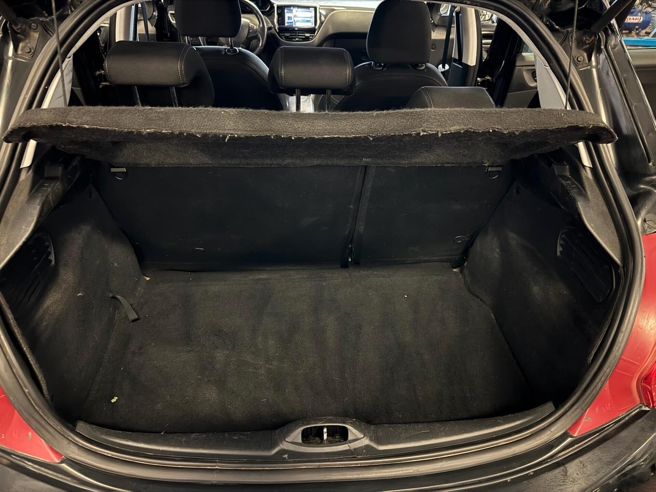 Peugeot 208 1.2 VTi 82 CV 5 porte Allure - IDEALE PER NEOPATENTATI