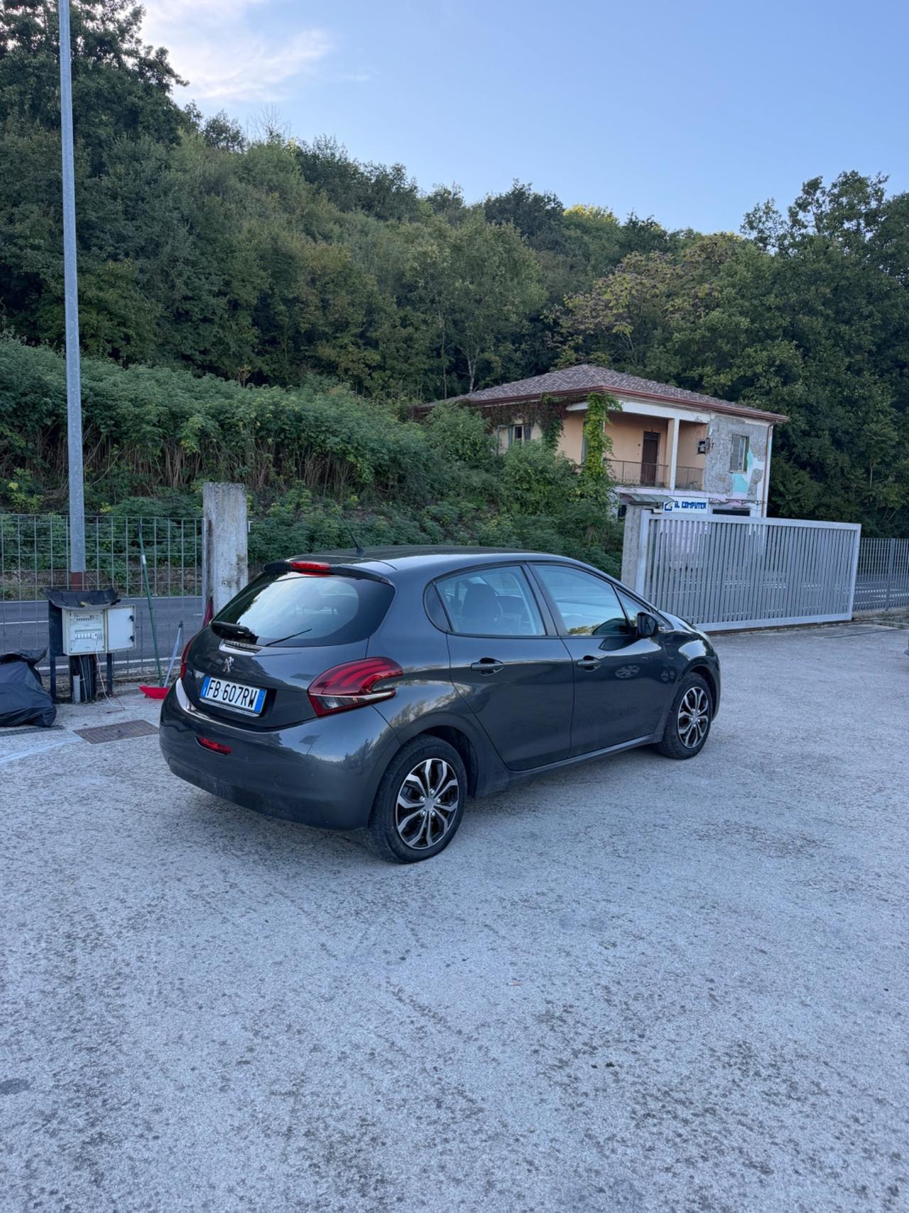 Peugeot 208 PureTech 82 5 porte Allure