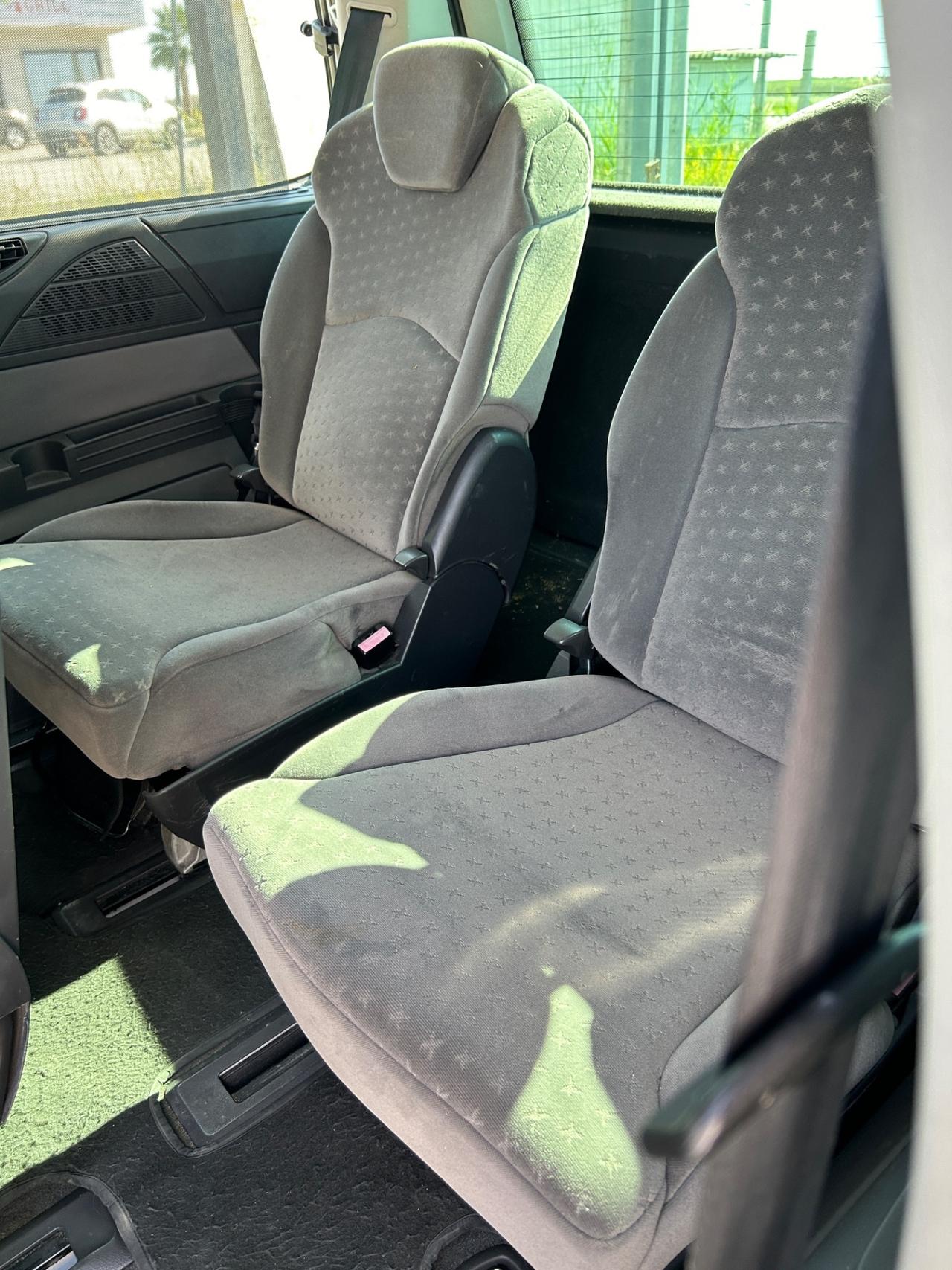 Peugeot 807 2.0 HDi FAP SR