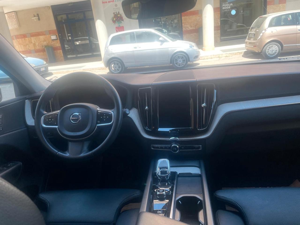 Volvo XC60 B4 (d) 197cv automatico INSCRIPTION PELLE NAVY LED 19