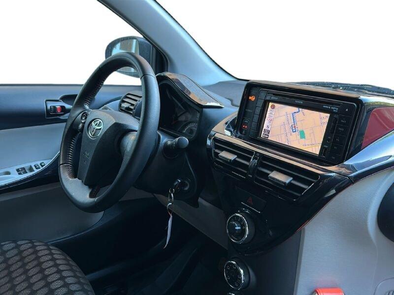 Toyota iQ iQ 1.0 Sol