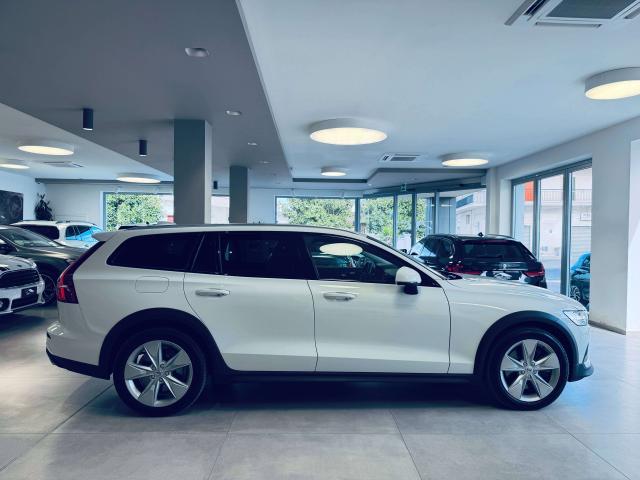 Volvo V60 Cross Country 2.0 d4 Business Plus awd geartronic