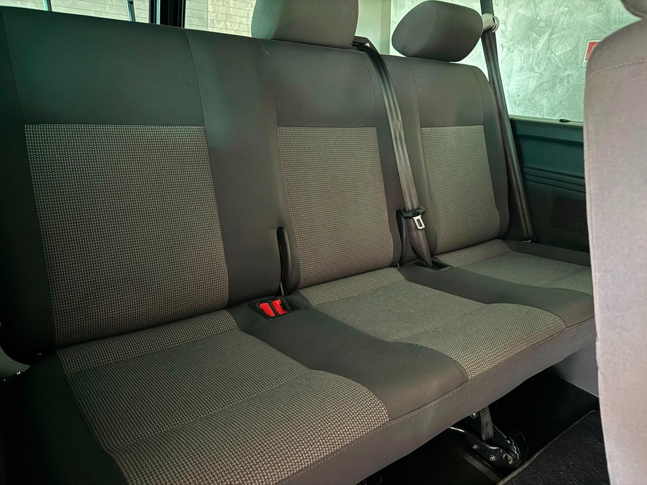 Volkswagen Transporter Caravelle 2.0 BiTDI 180CV DSG PL Comfortline