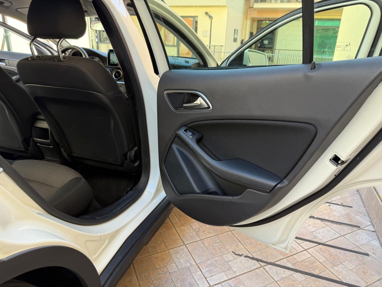 Mercedes-benz GLA 200 d Automatic Business