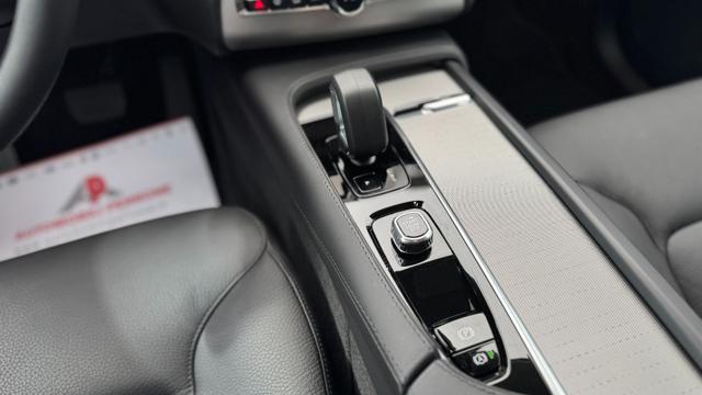 VOLVO XC90 B5 (d) AWD 7 posti Core (Auto/Pelle/LED/App/Retro)