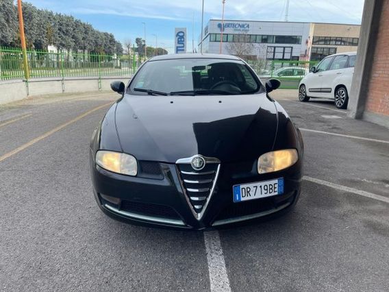 ALFA ROMEO GT 1.9 JTDM 16V DIST. BLACKLINE