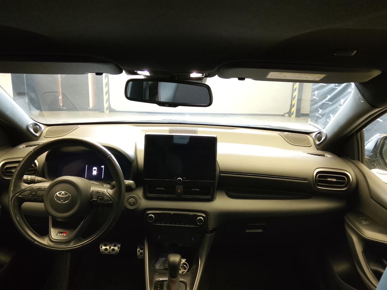 TOYOTA Yaris IV - Yaris 1.5h 130 GR Sport