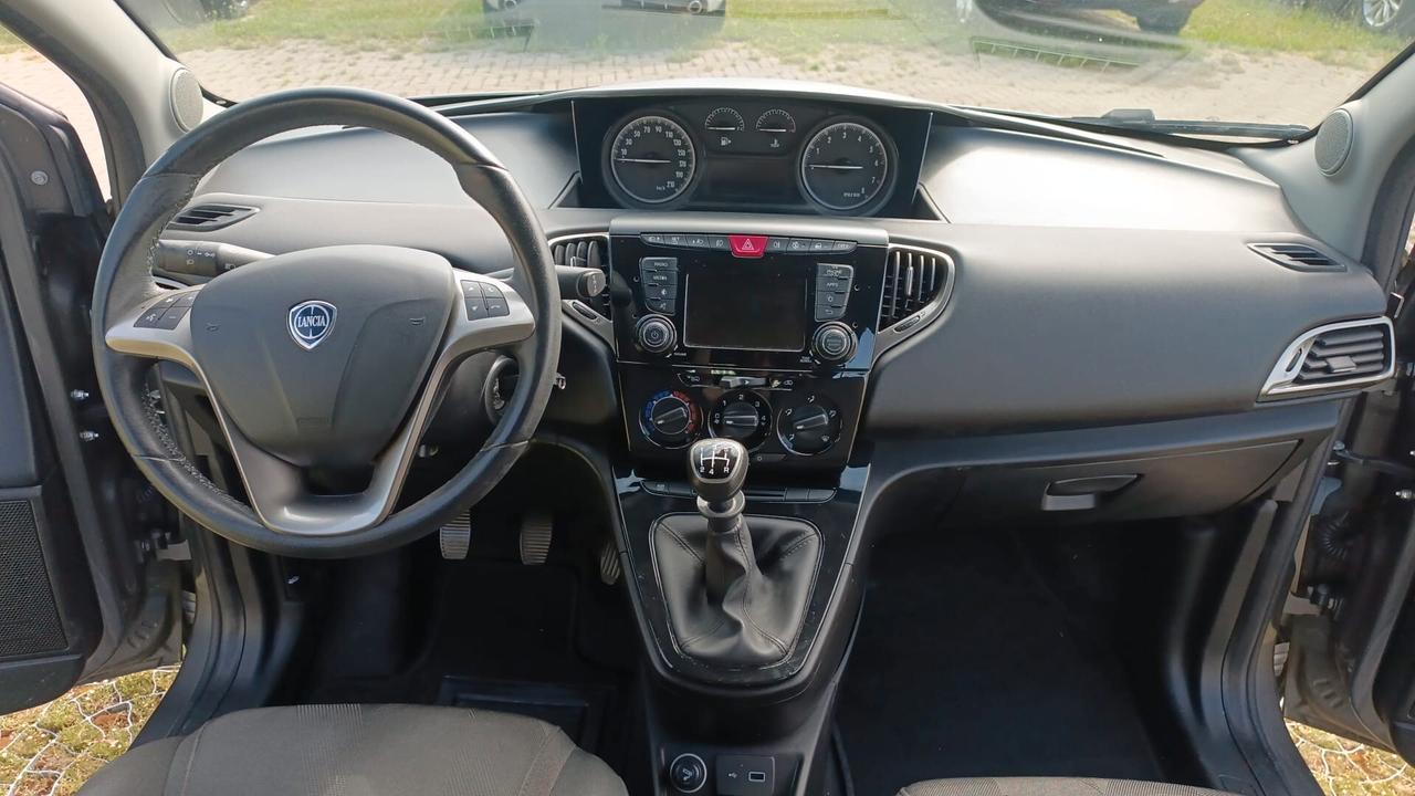 Lancia Ypsilon 1.2 69 CV 5 porte Platinum