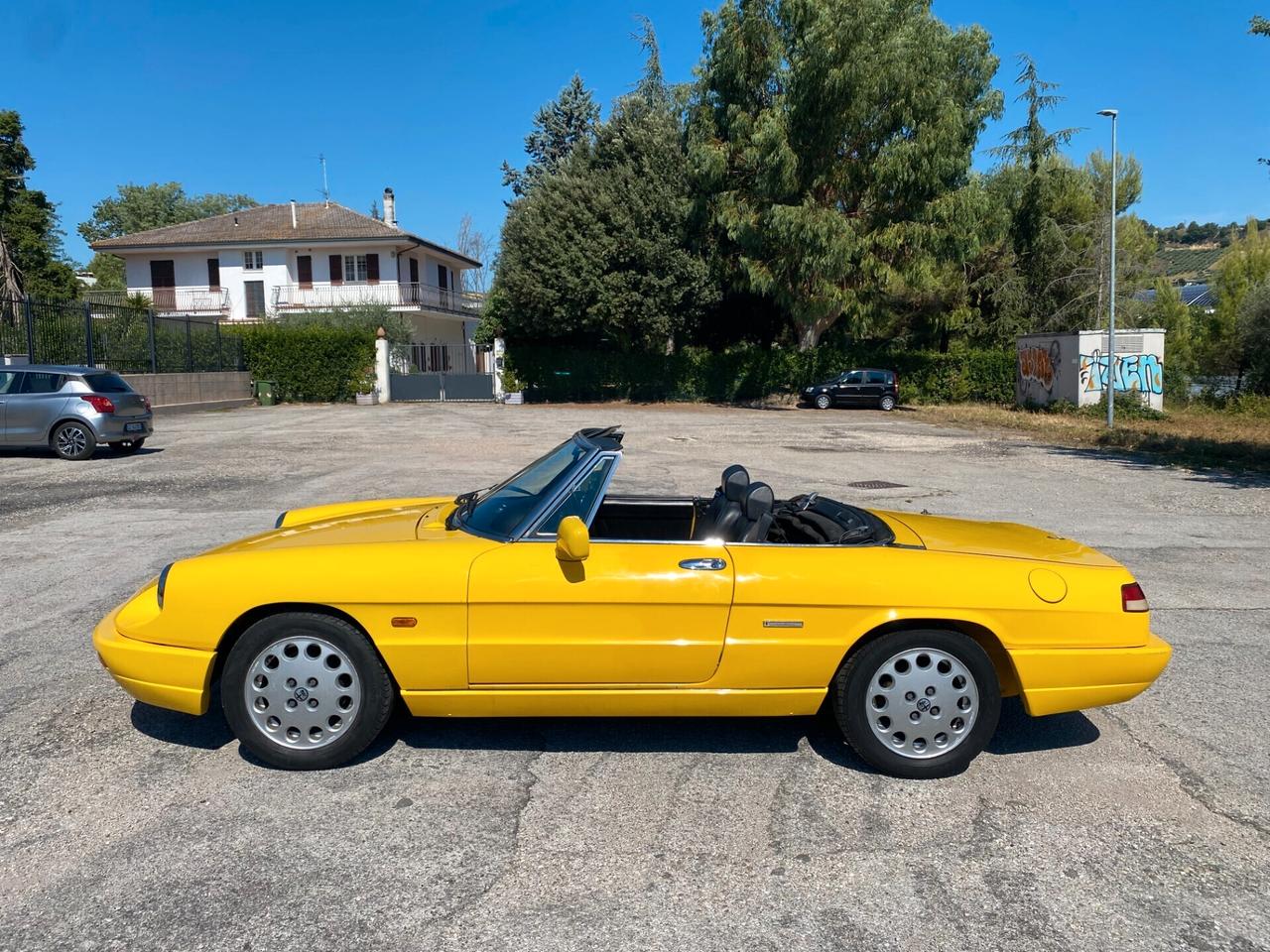 Alfa Romeo DUETTO SPIDER
