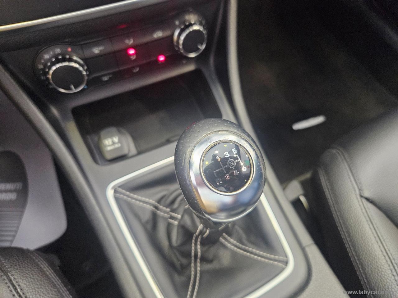 MERCEDES-BENZ CLA 200 CDI Premium
