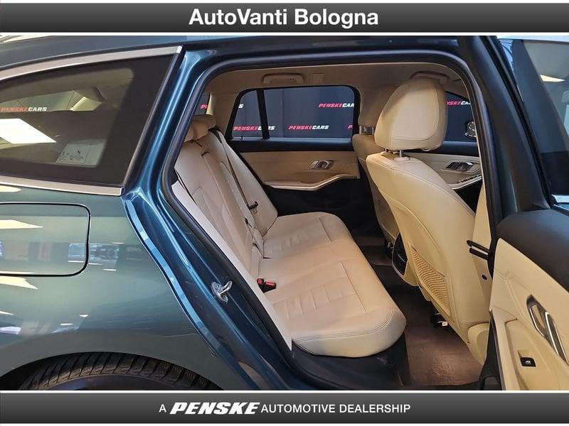 BMW Serie 3 320d Touring mhev 48V xdrive Luxury auto
