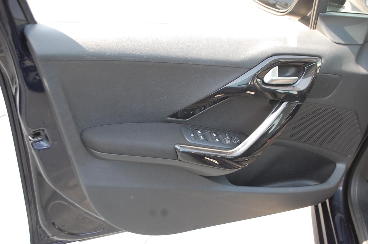 Peugeot 208 5p 1.2 puretech Allure Gpl 82CV Uff Italy Navi USB