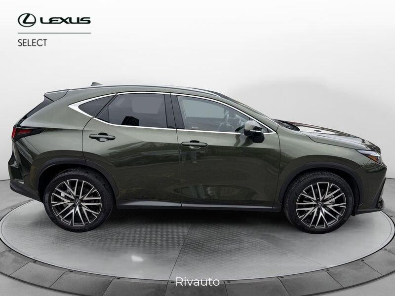 Lexus NX Hybrid Luxury 4WD MY22