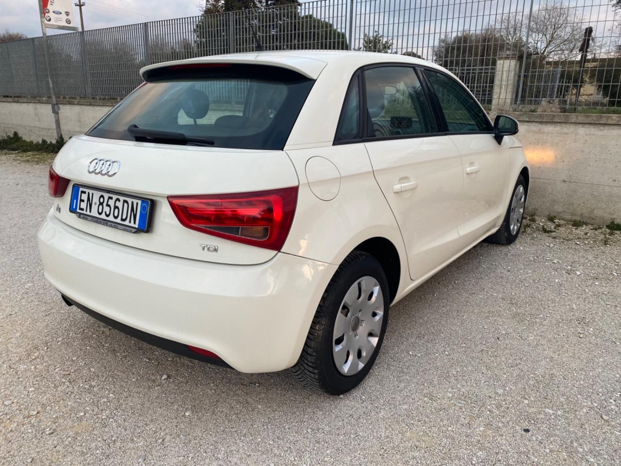 Audi A1 SPB 1.6 TDI Attraction