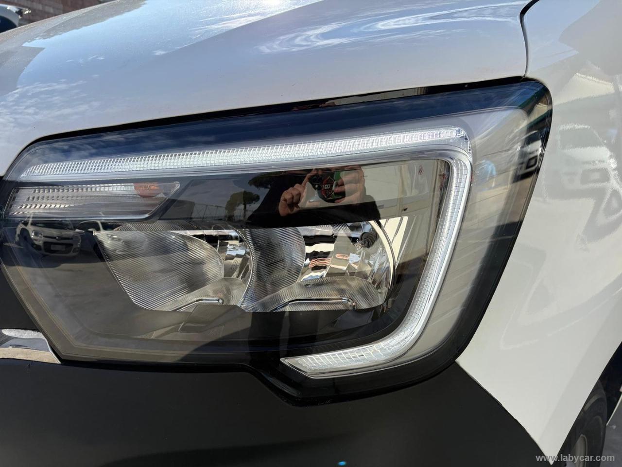 Master T28 2.3dCi135 PC-TM Furg. Ice