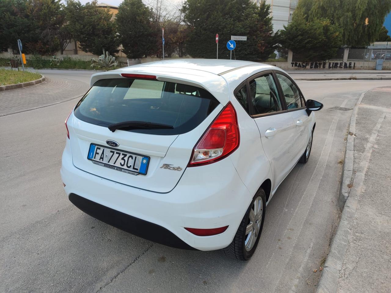 Ford Fiesta 1.5 TDCi 75CV Business!!