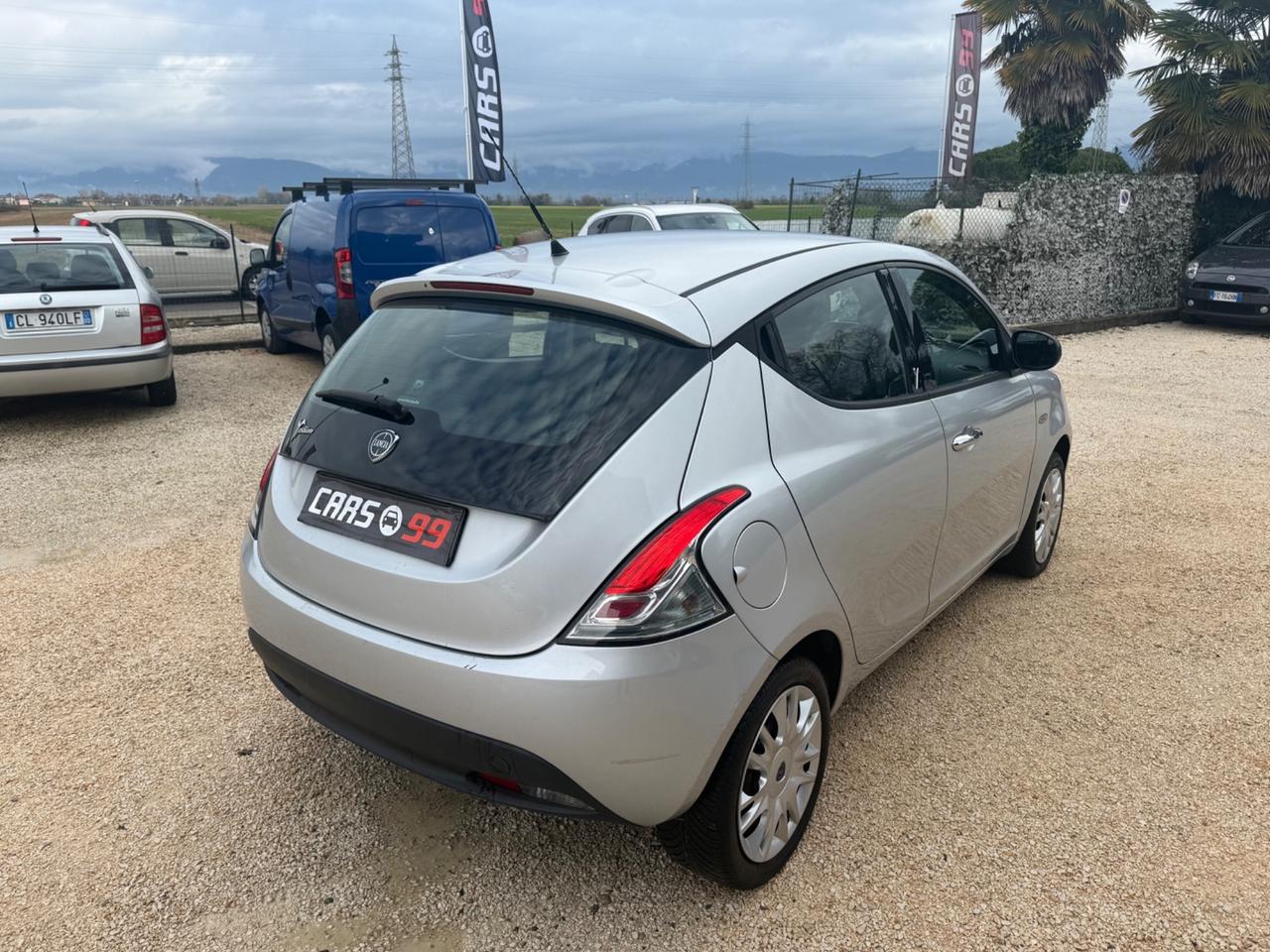 Lancia Ypsilon 1.2 69 CV 5 porte Silver