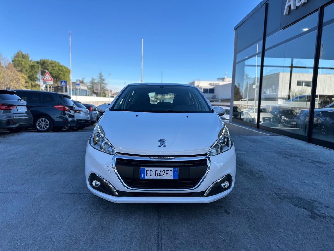 Peugeot 208 PureTech 82 5 porte Allure