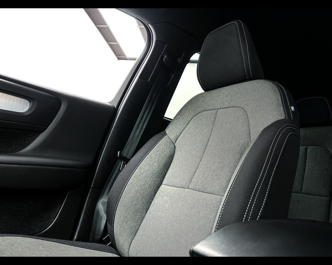 VOLVO XC40 (2017-->) - XC40 B3 automatico Core