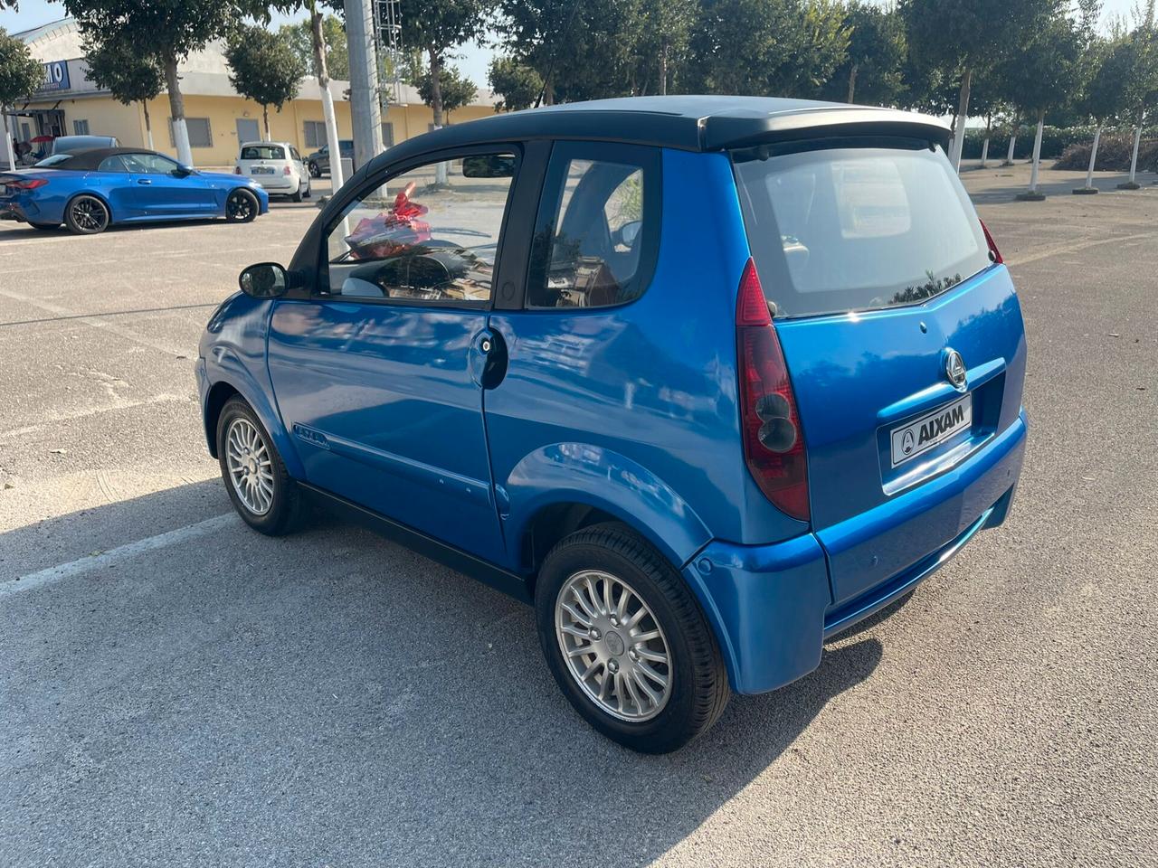 Minicar Aixam City blue edition