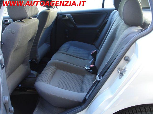 VOLKSWAGEN Polo 1.4 16V cat 5p. Comfortline AC POCHI KM