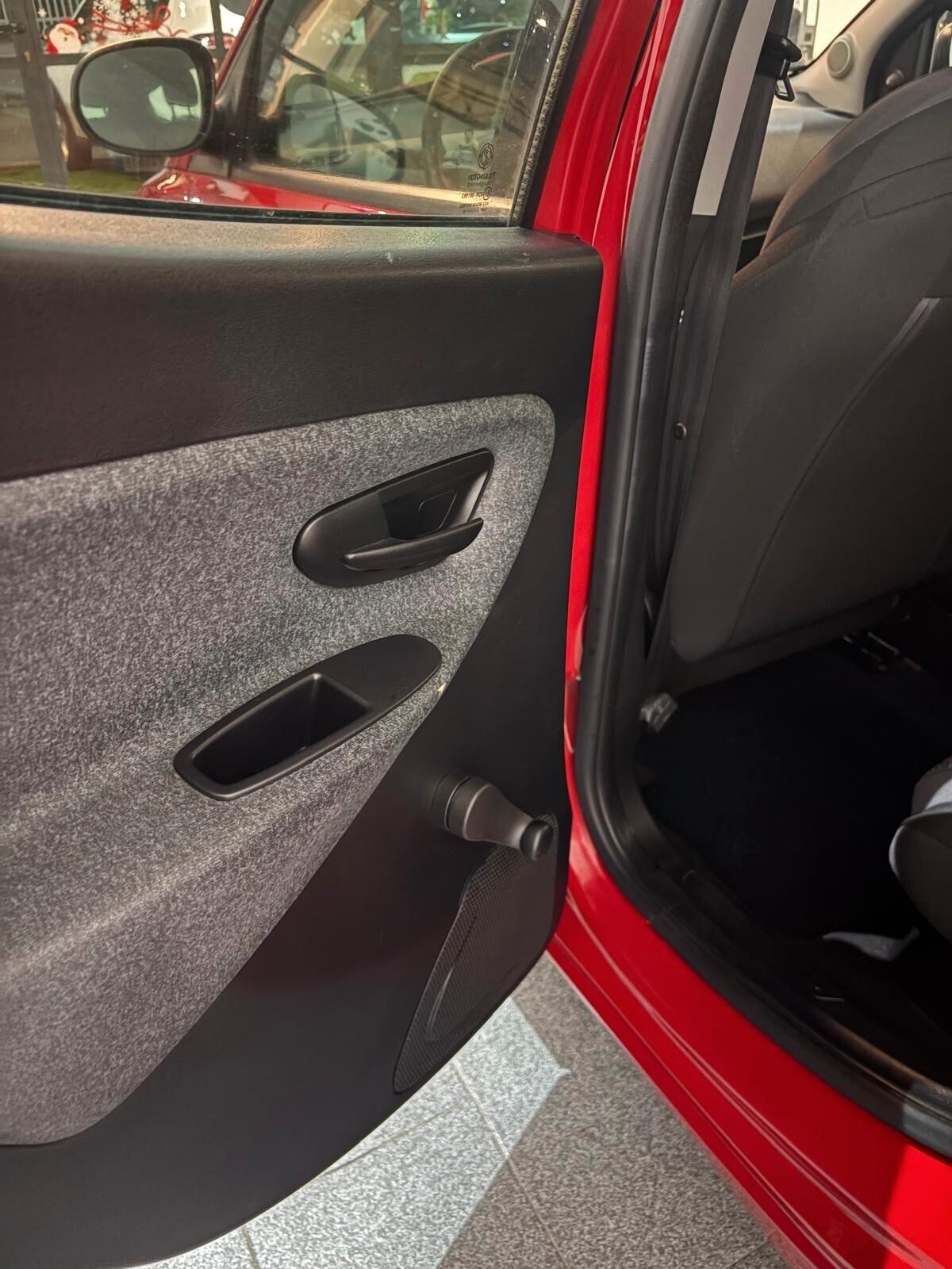 Lancia Ypsilon 1.2 69 CV 5 porte GPL Ecochic Gold