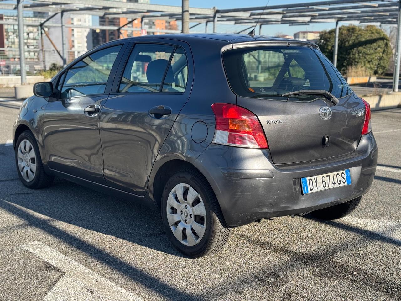 Toyota Yaris 1.0 5 porte Luxury pack