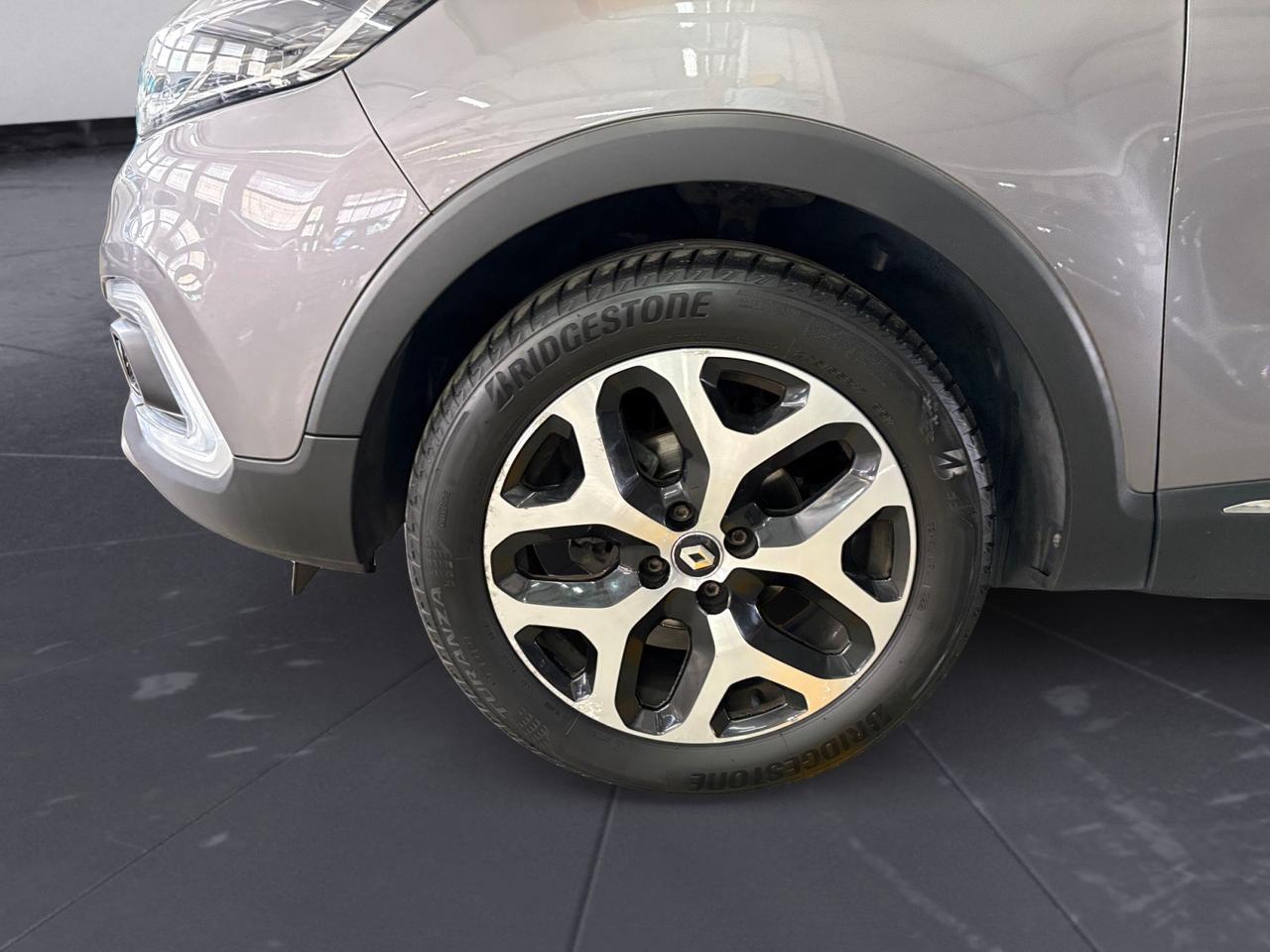 RENAULT Captur 0.9 tce Intens (energy r-link) 90cv E6 IDONEA NEOPATENTATO