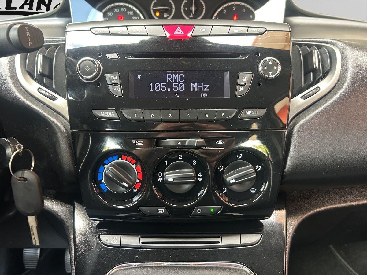 LANCIA - Ypsilon - 1.2 69 CV 5p. Platinum