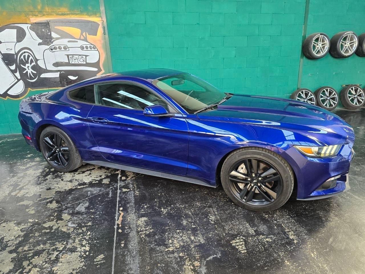 Ford Mustang 2.3 EcoBoost Manuale Performance Package