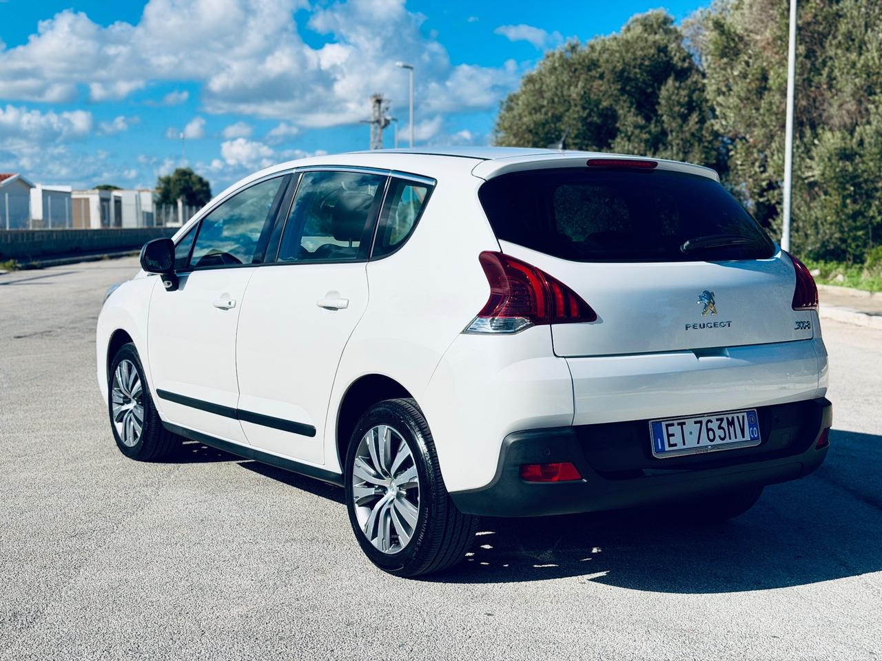 Peugeot 3008 1.6 HDi 115CV Business