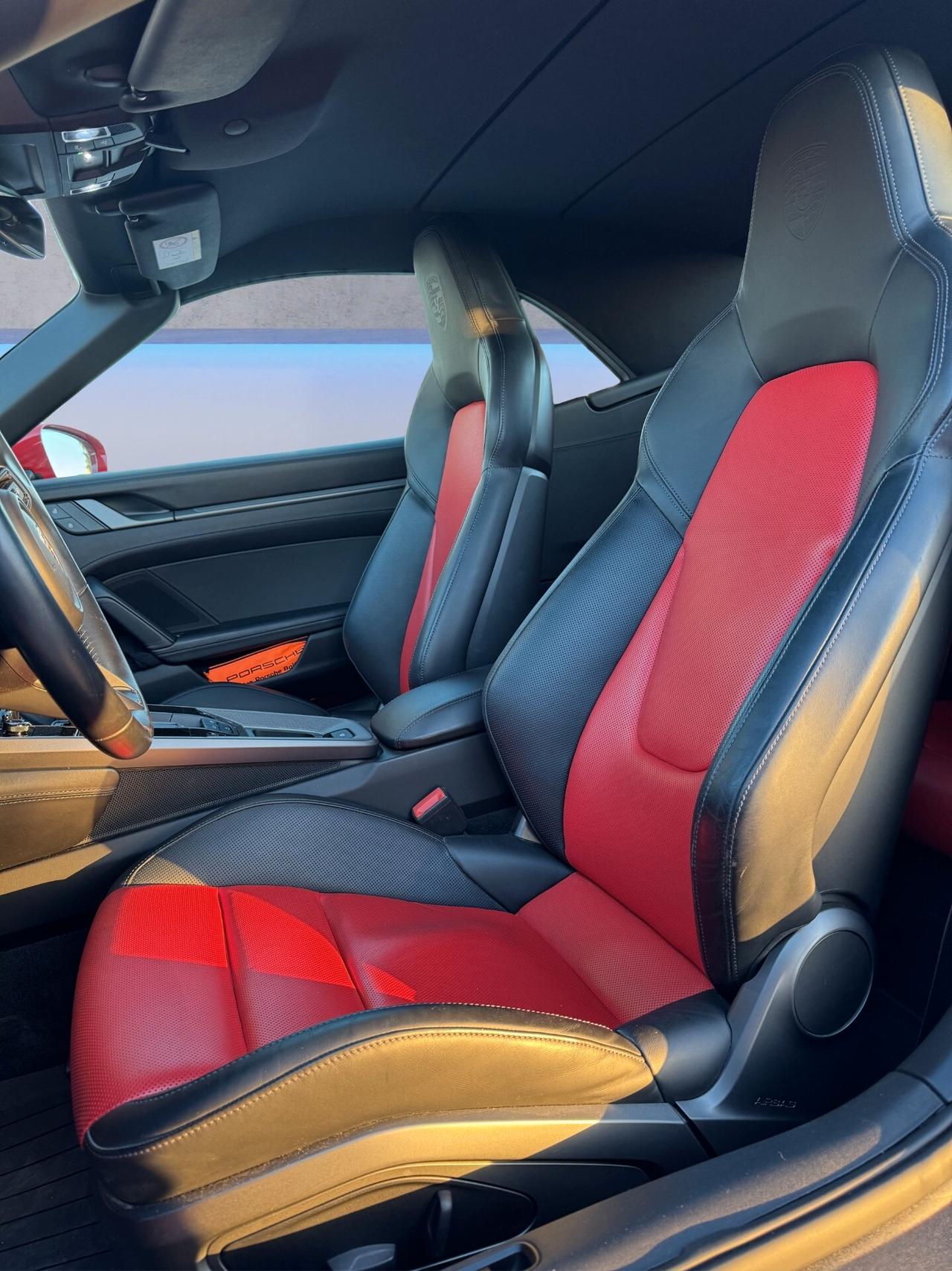 Porsche 911 Carrera Cabriolet 992