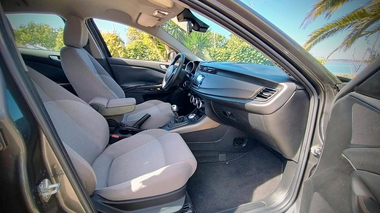 Alfa Romeo Giulietta 1.6 JTDm-2 105 CV Distinctive